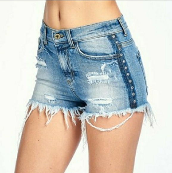 Only 2 left! 🔥distressed shorts 🔥FIRM - Picture 2 of 6
